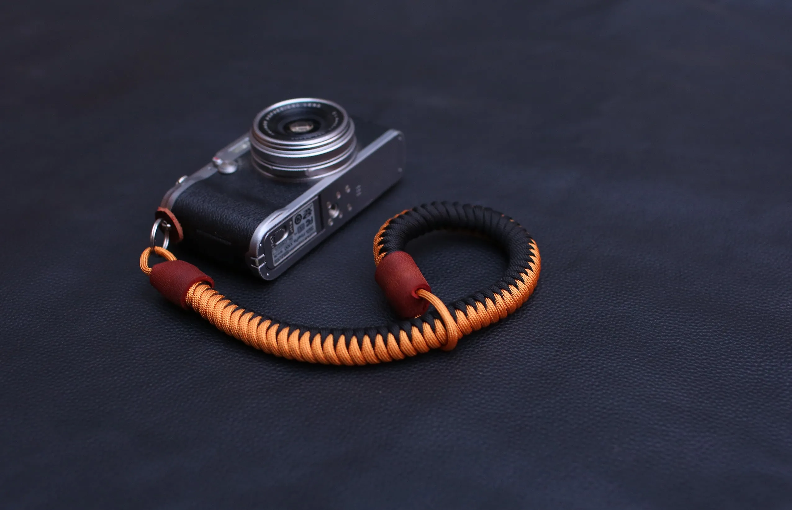 Skating Daily Essentials Band Windmup? Black & Gold Paracord Camera Wrist Strap