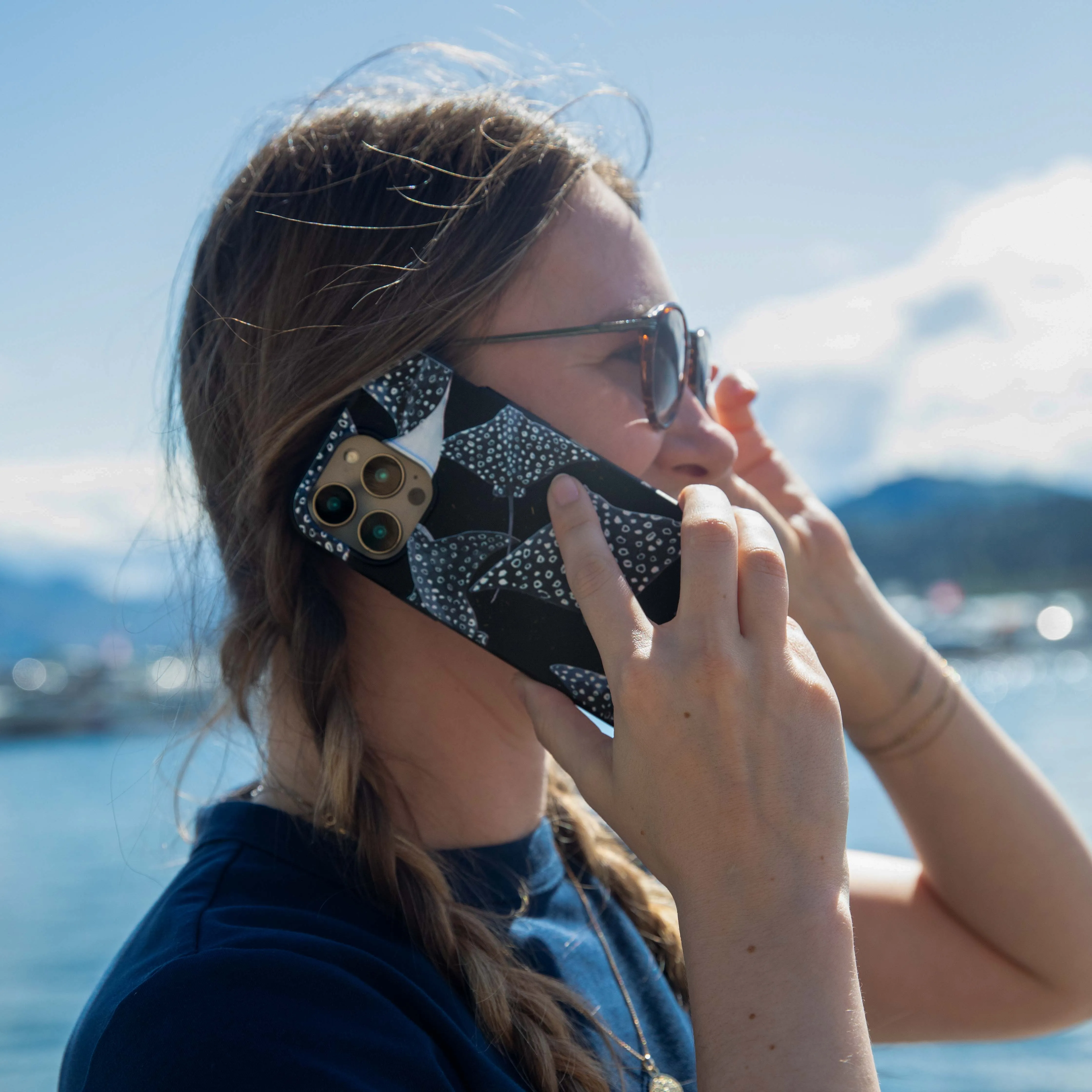 Gradient Design Black Midnight Rays iPhone Air Case