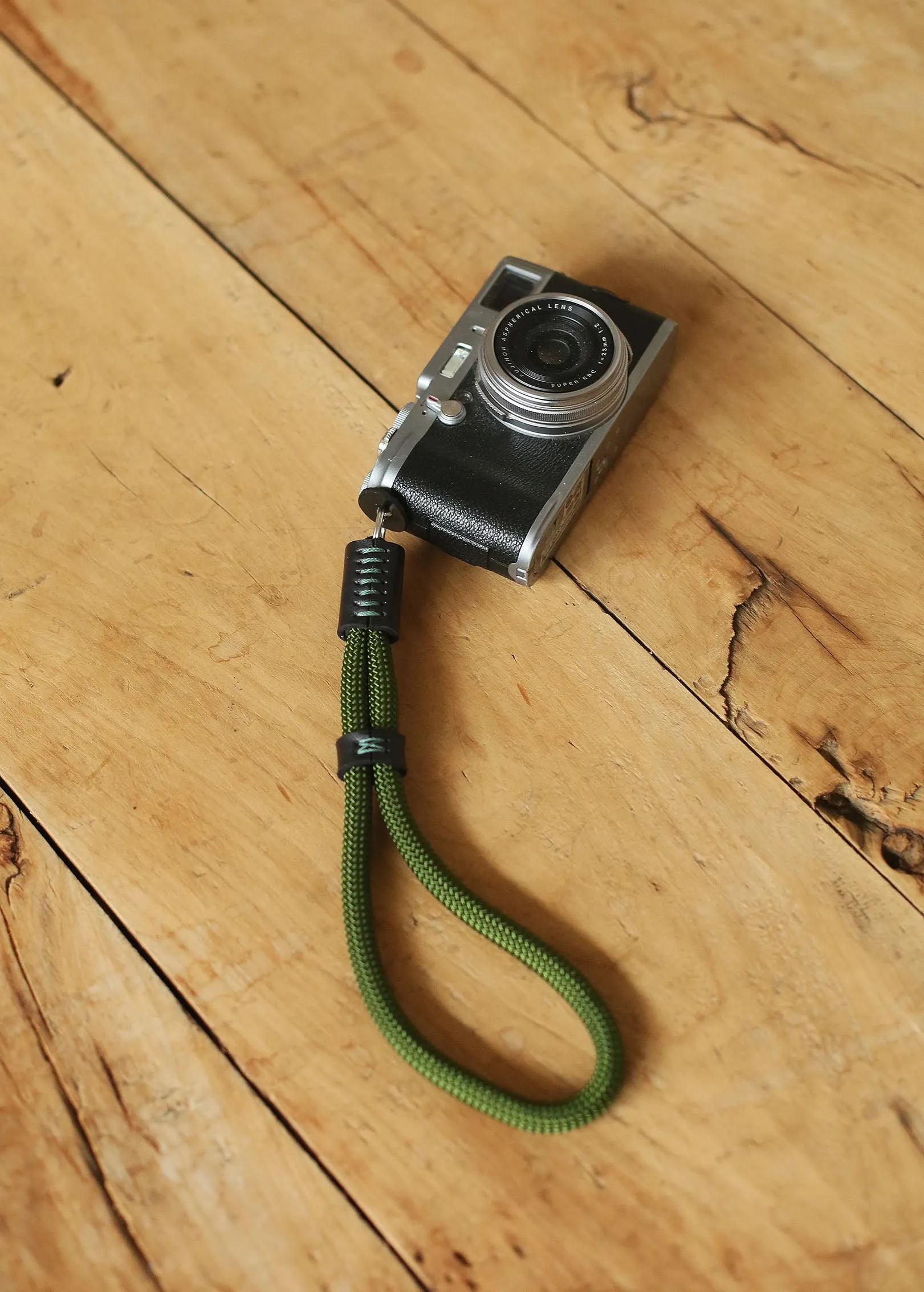 Indoor Lanyard Men User Windmup? Military Green Climbing Rope Camera Wrist Strap ?C Rugged Elegance for Every Adventure