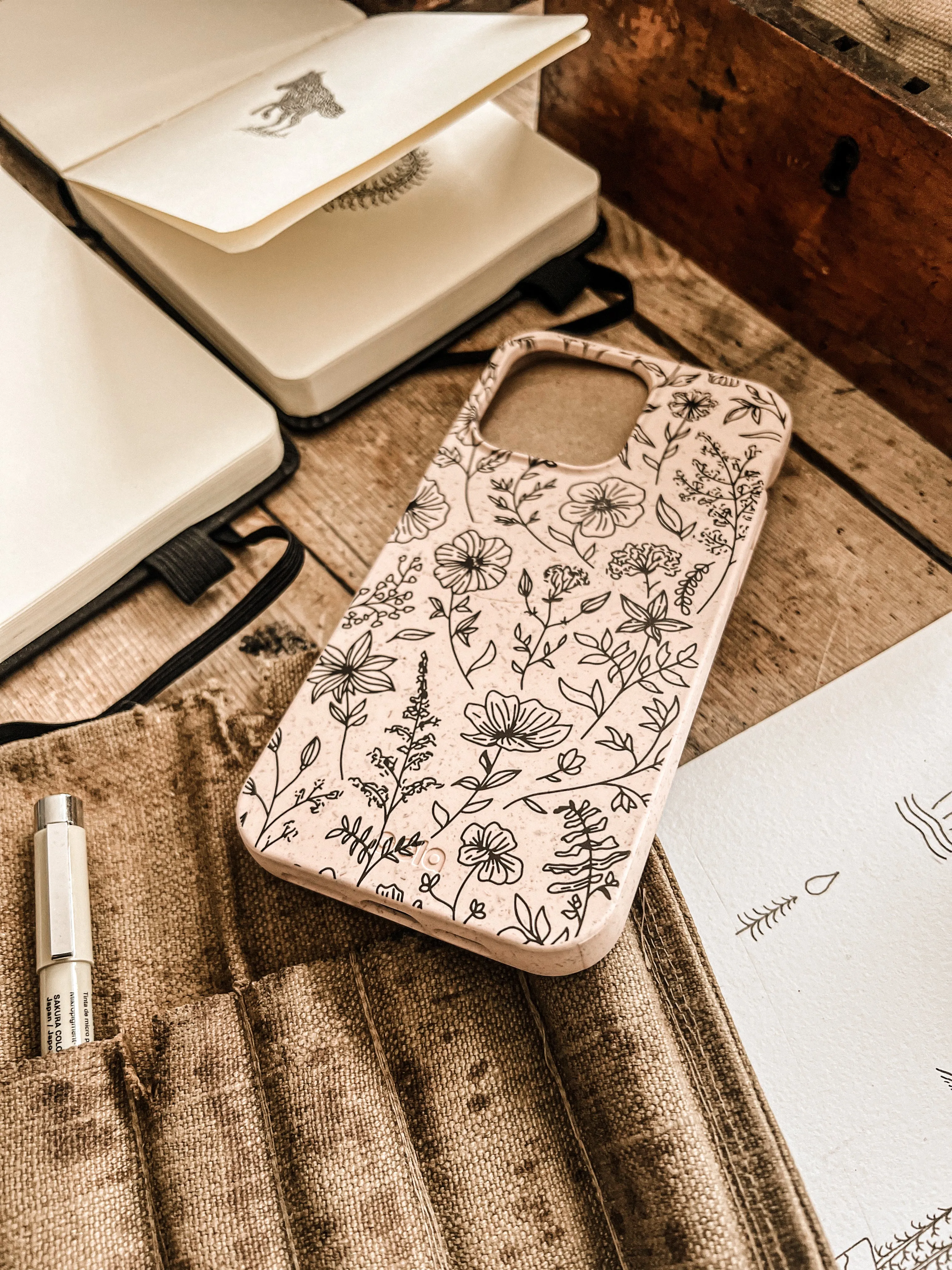 Grip Enhanced Seashell Wild Flower iPhone Air Case