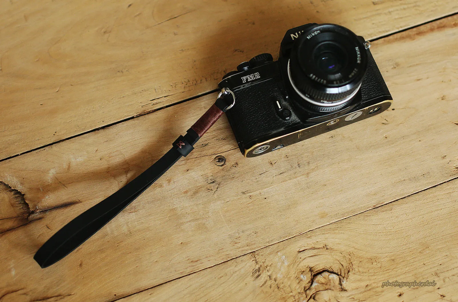 UV Protected Gear Black leather handmade camera wrist strap band coffee | Windmup.com