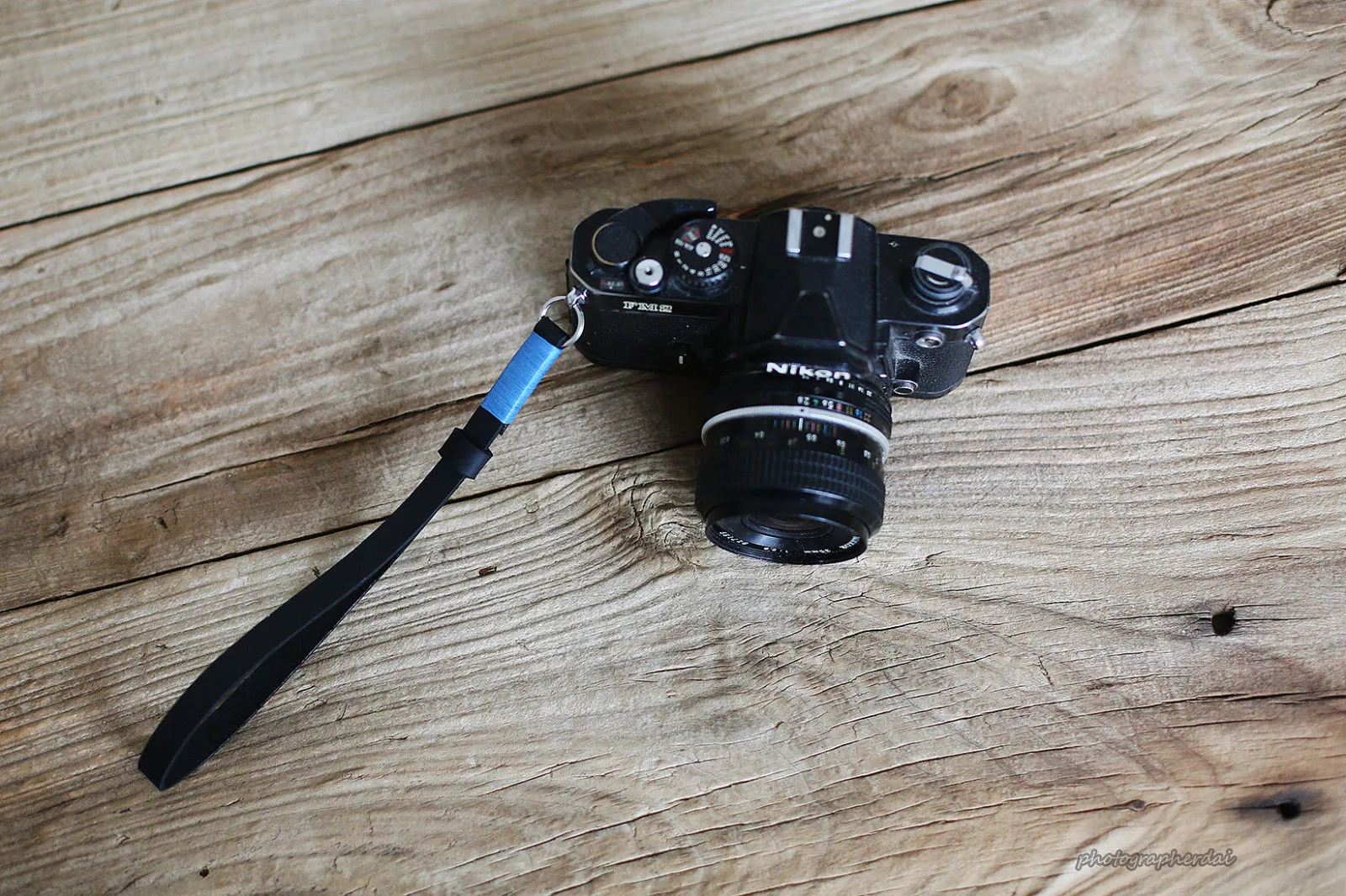 cycling accessory Black leather handmade camera wrist strap band sky blue | windmup.com