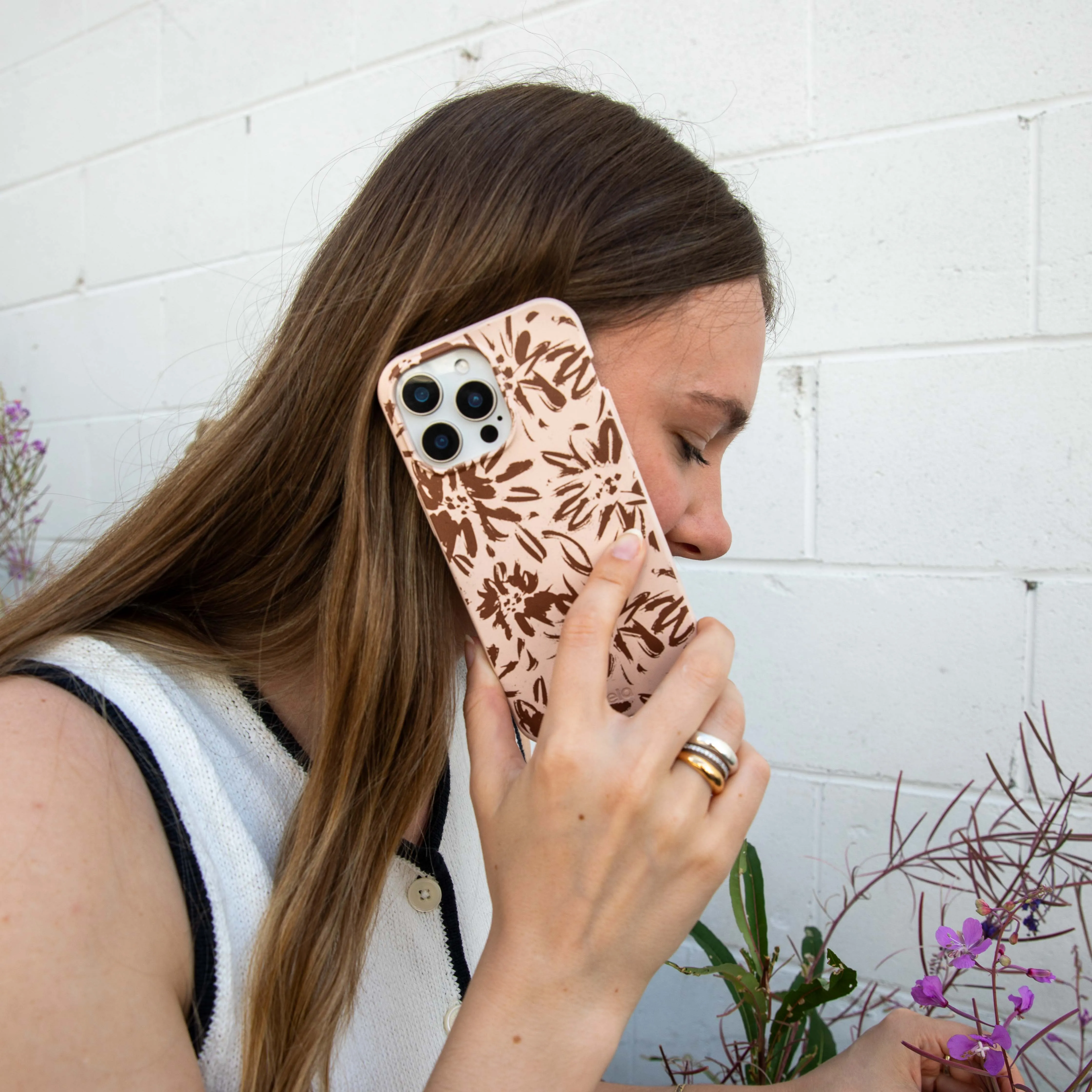 Colorful Accent Seashell Petal Burst iPhone Air Case