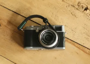 Skating Black leather handmade camera wrist strap band thickened green | windmup.com