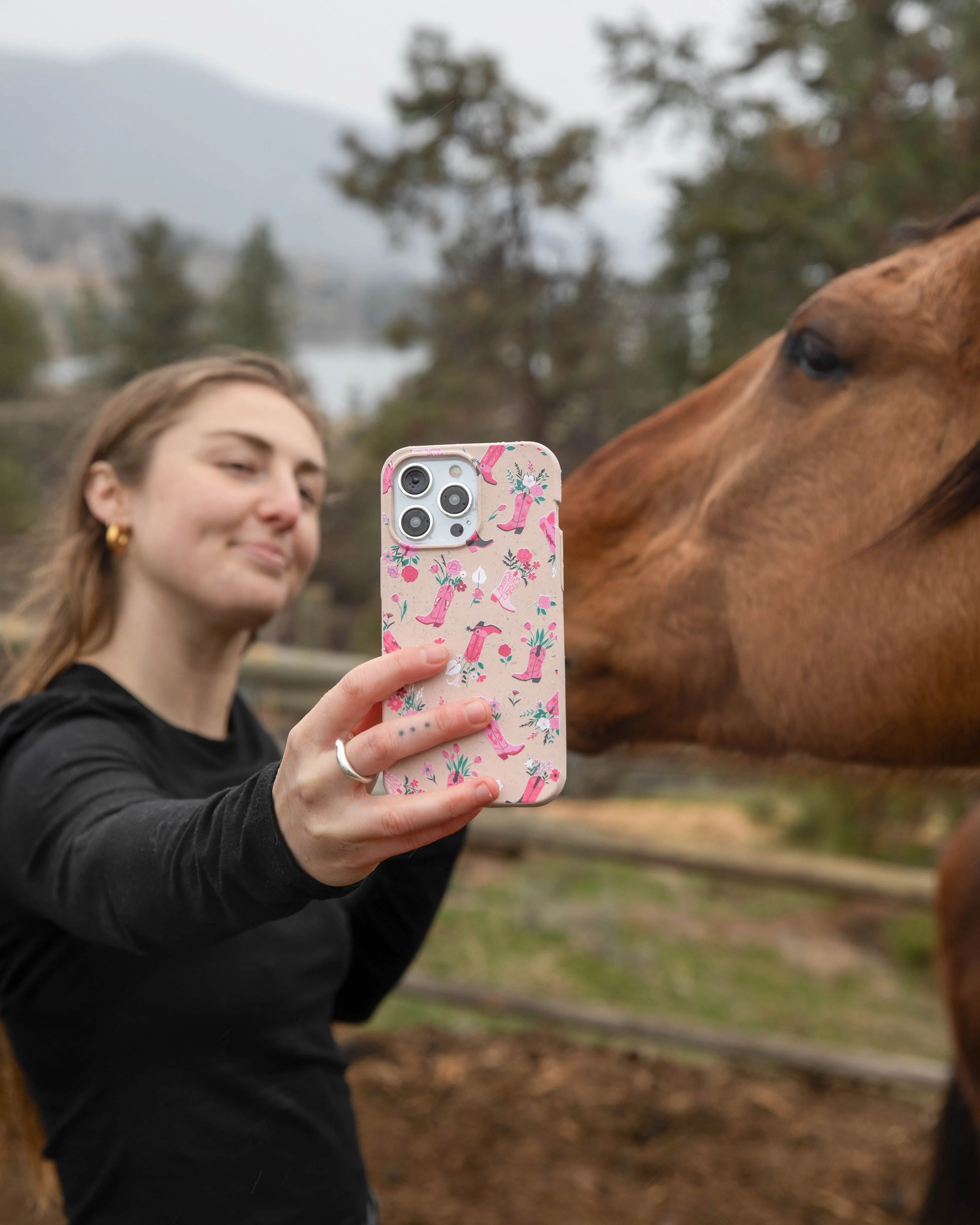 Minimal Grip Seashell Boots N Flowers iPhone Air Case